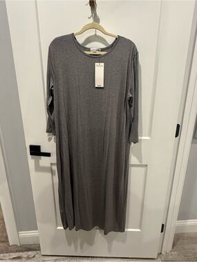 Nuggles Gray 3/4 Sleeve Midi Dress - Grey XXL